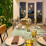 Amarena Garden House *