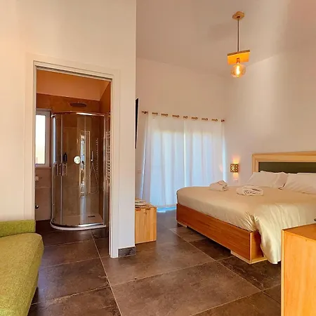 Amarena Garden House *